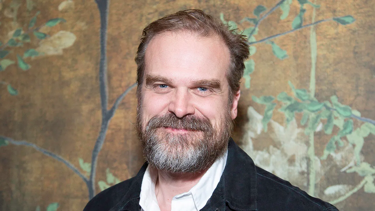 David Harbour, Stranger Things Finali Hakkında Konuştu: ‘Şimdiye Kadarki En İyi Bölüm’