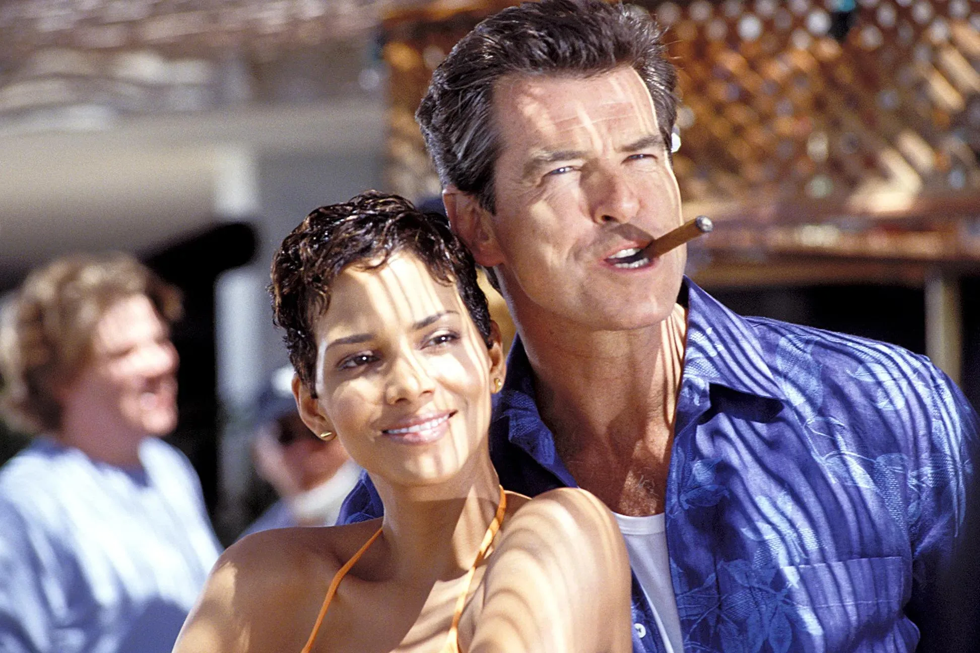 Bond Kızı Halle Berry: Pierce Brosnan Erkeklere Güvenimi Geri Kazandırdı