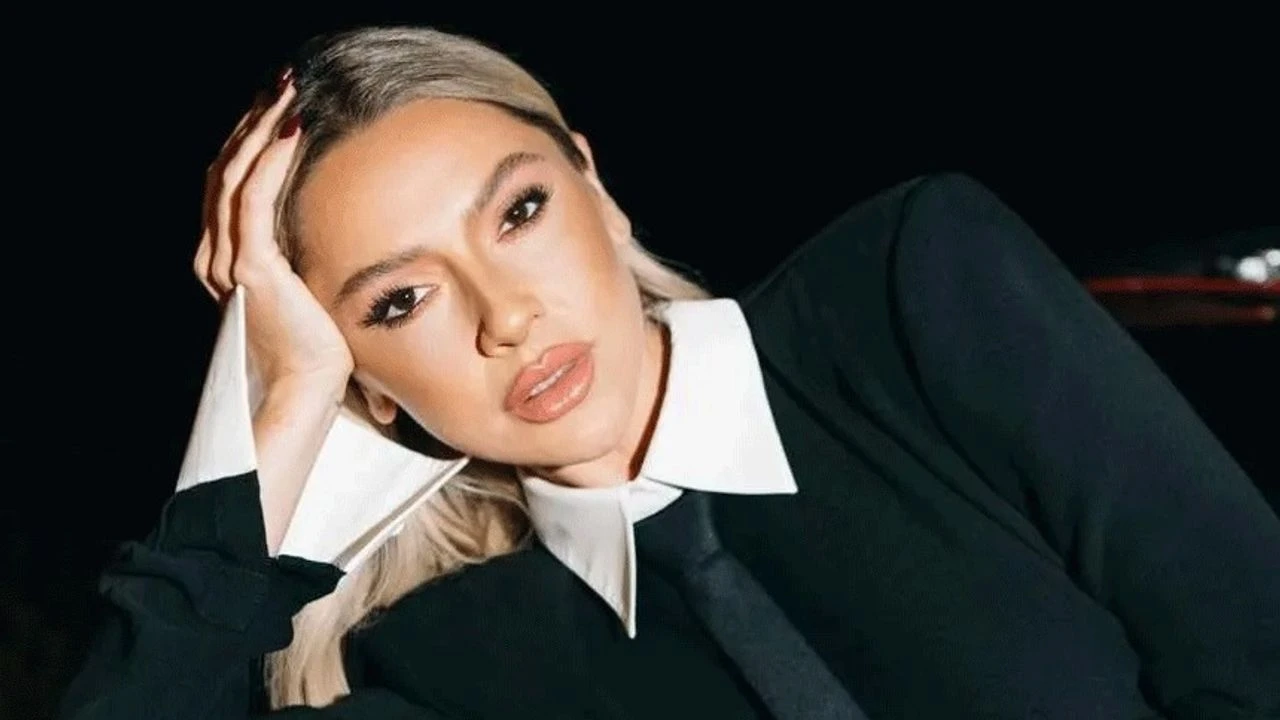 Hadise: “Bu Ülkede Acilen Bir Şeyler Değişmeli!”