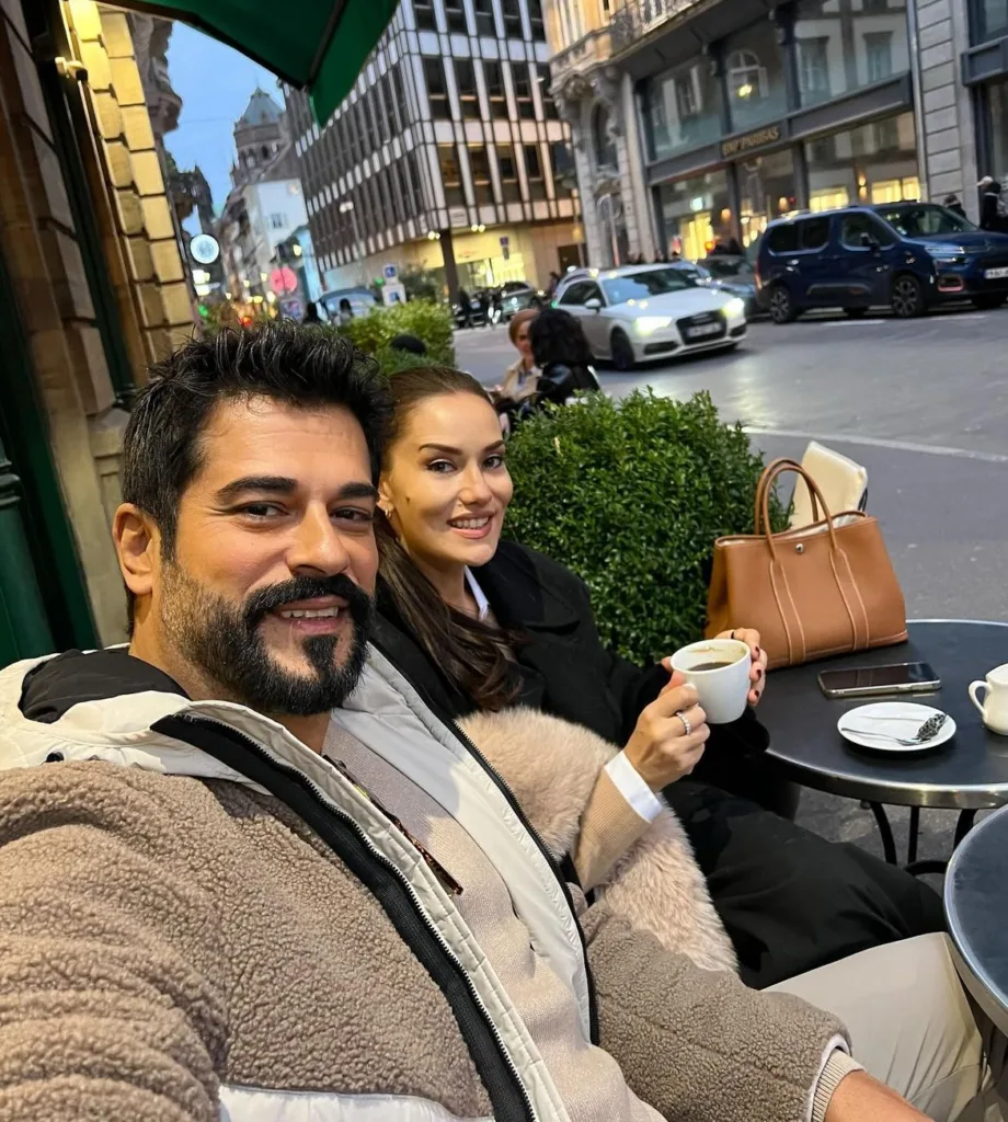 Fahriye Evcen'in Tatil Kombini Eleştirildi: Kürk Gerçek mi?