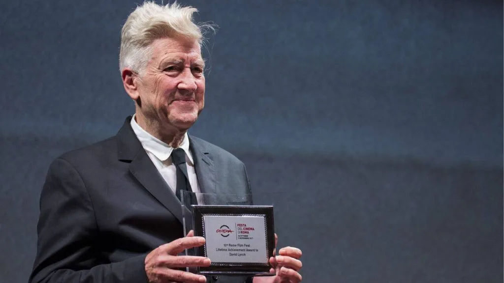 David Lynch’ten Sigara İçenlere Uyarı: "Ağır Bir Bedel Ödemek İstemiyorsanız Bırakın"