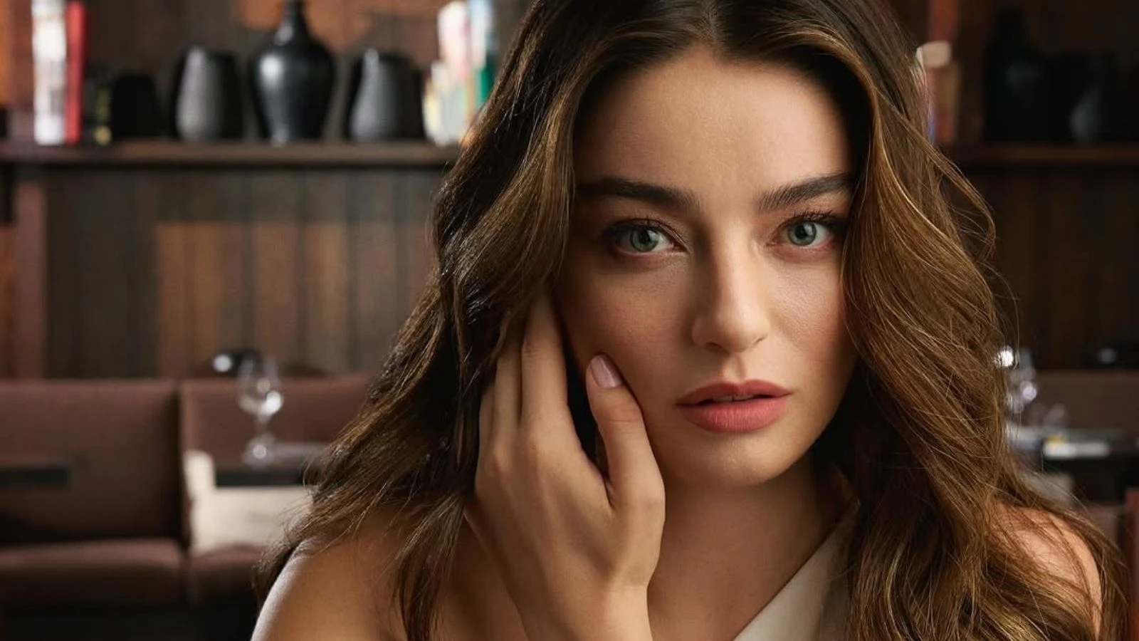 Ayça Ayşin Turan, “Al Beni Baba” Filminde “Nazlı” Rolüyle Kalpleri Fethedecek