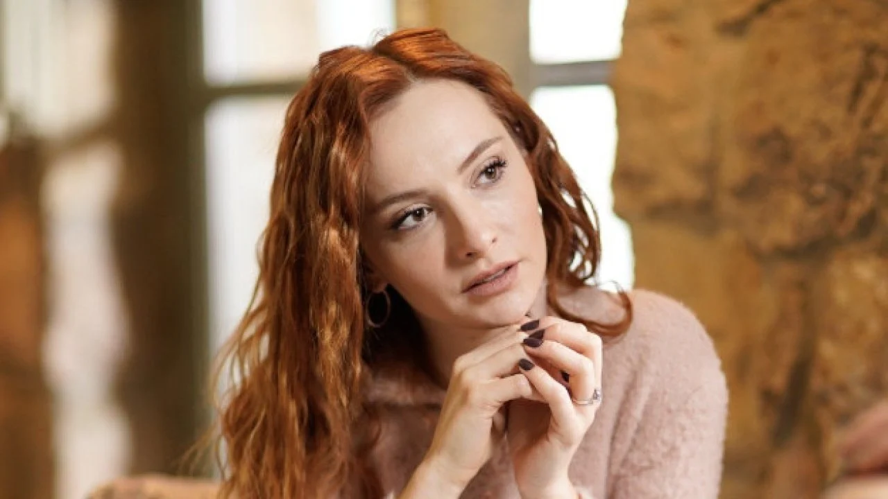 Başak Gümülcinelioğlu Cannes’da Tarih Yazdı: Hem Hamile Hem Kırmızı Halıda
