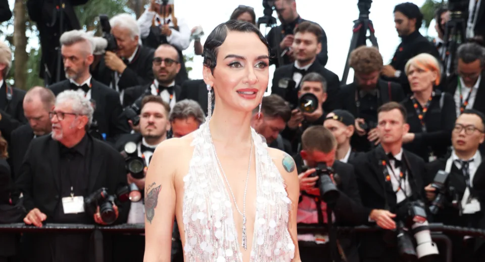 Birce Akalay Cannes'da Göz Kamaştırdı!