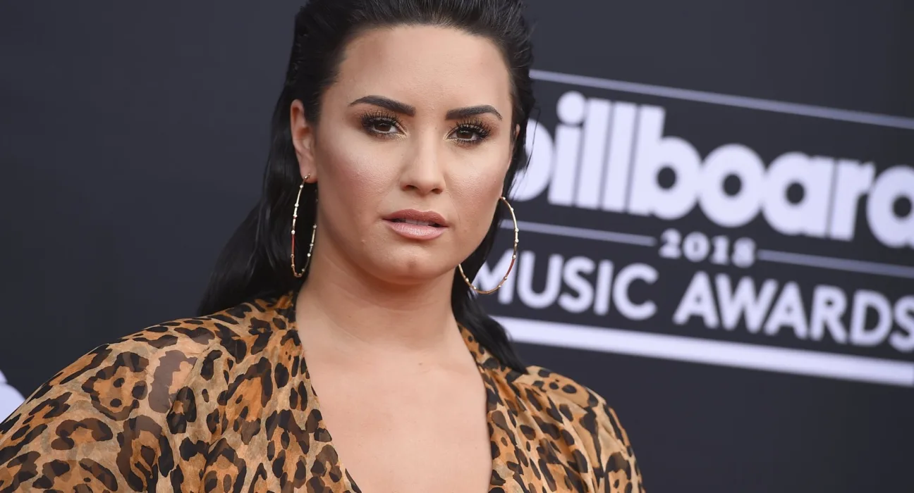 Demi Lovato Yepyeni Biri Oldu: Tanıyanlar Gözlerine İnanamadı!