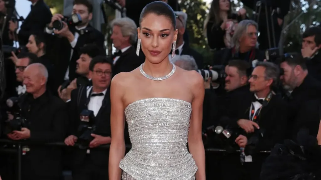 Dilan Çiçek Deniz Cannes’da Boucheron’un Işıltısıyla Göz Kamaştırdı