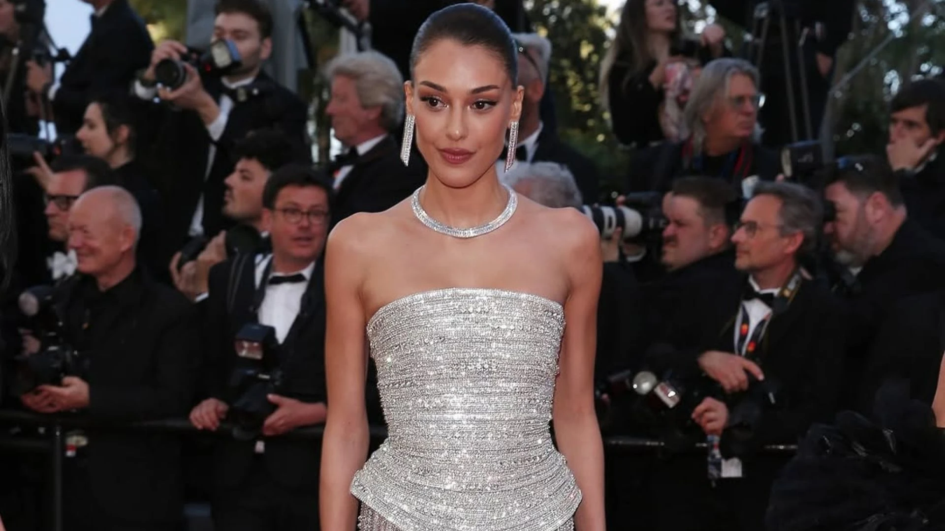Dilan Çiçek Deniz Cannes’da Boucheron’un Işıltısıyla Göz Kamaştırdı