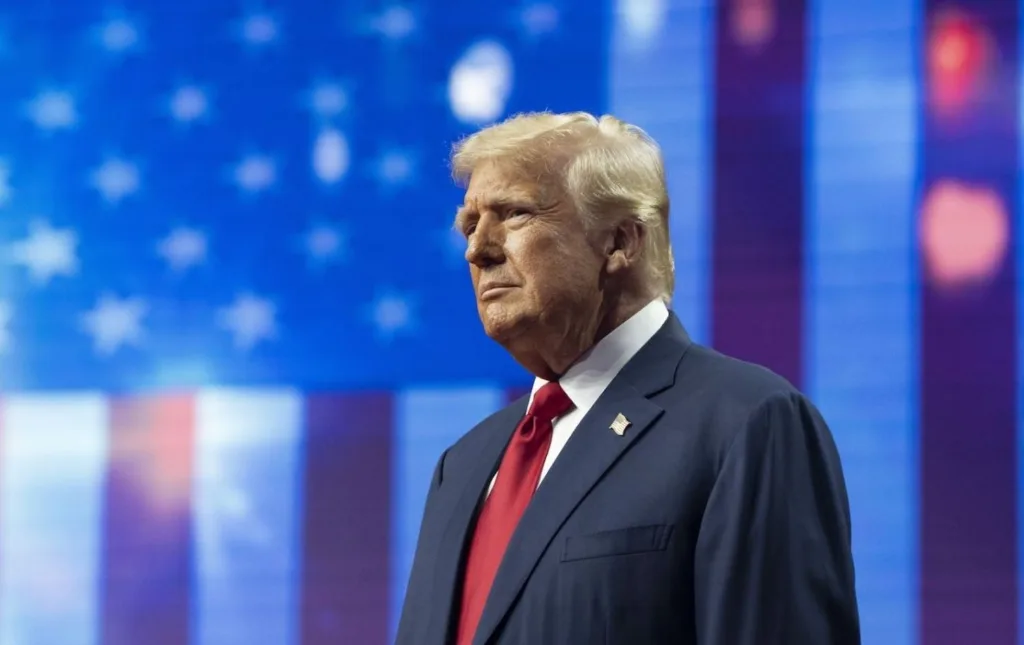 Donald Trump’tan Şaşırtan Açıklama: James Bond Filmleri Gümrük Vergisinden Muaf