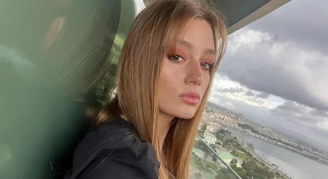 Gizem Karaca’nın Hamilelik Pozu: Mutluluğu ve Doğallığıyla Büyüledi
