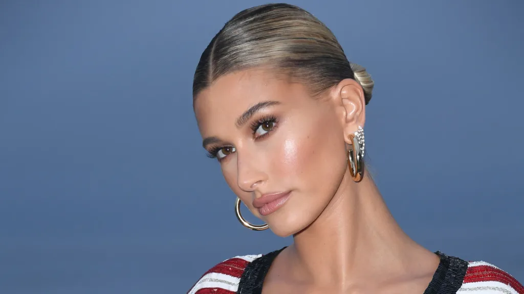 Hailey Bieber'ın Çantasından Çıkan Sır: Aşk Büyüsü Mü?