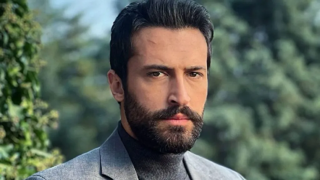 Kuma Dizisinin Başrolü Emre Özmen'den Duygulandıran Ödül İthafı