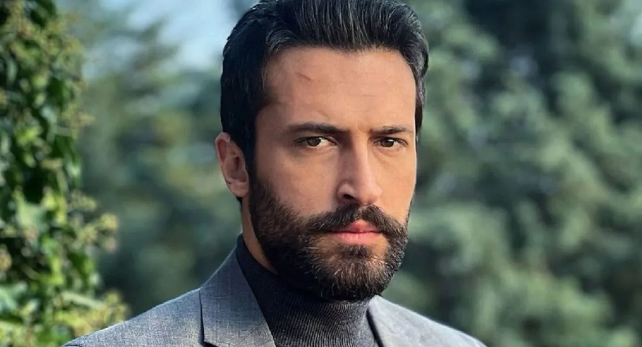Kuma Dizisinin Başrolü Emre Özmen'den Duygulandıran Ödül İthafı