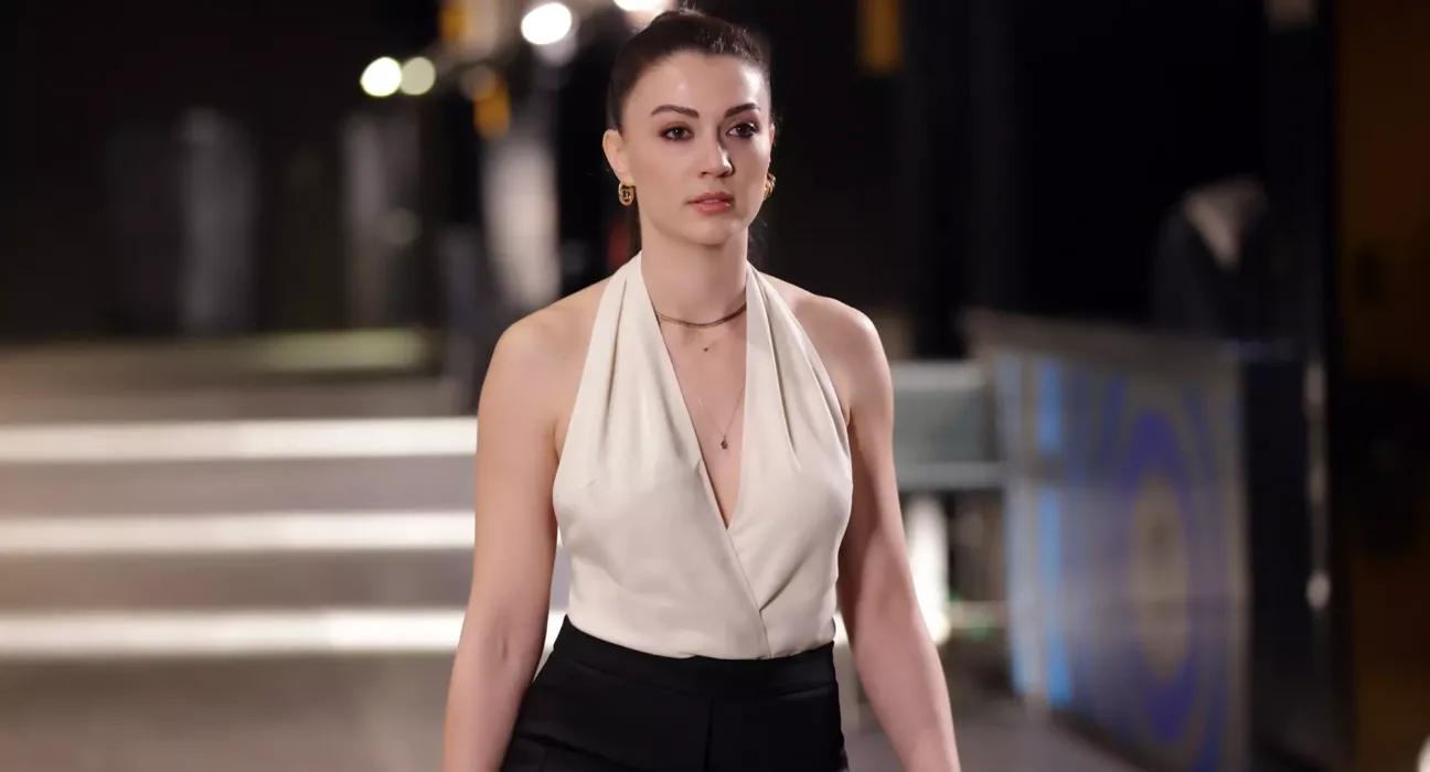 Burcu Özberk’ten Kilo Yorumu Tepkisi: “Evet, Aldım ve Mutluyum!”