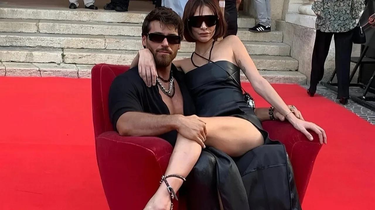 Can Yaman ve DJ Sara Bluma İlk Kez Kırmızı Halıda El Ele Görüntülendi
