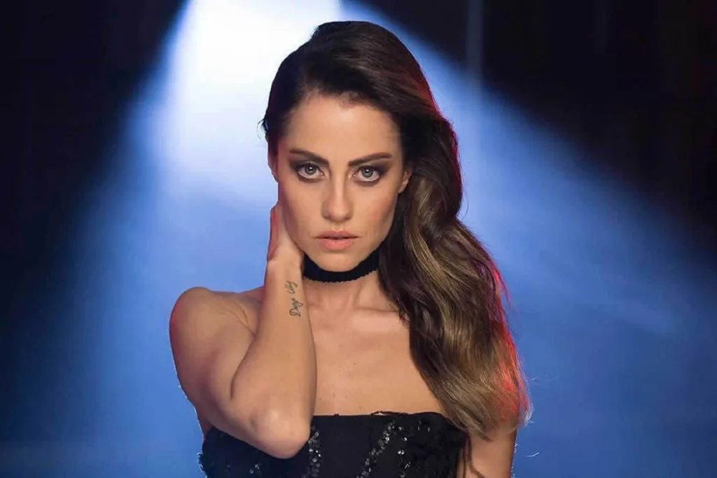Derya Uluğ’dan Anoreksiya İtirafı: “Bir Dilim Ekmek İçin Dua Ettiğim Geceleri Bilirim”