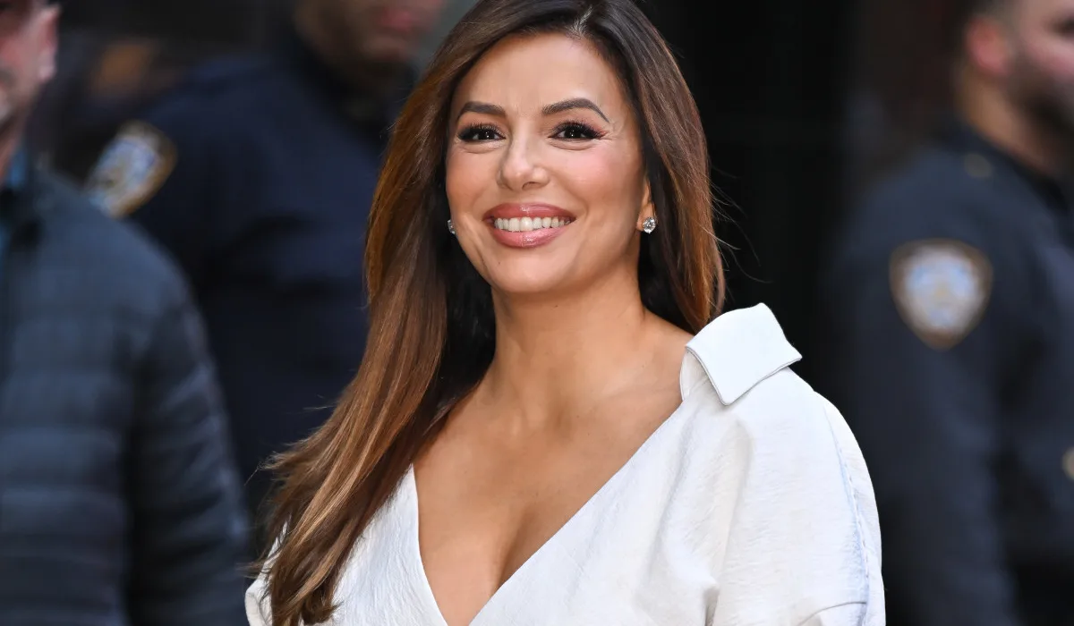 Eva Longoria Ailesiyle İspanya'da Tatilin Tadını Çıkardı
