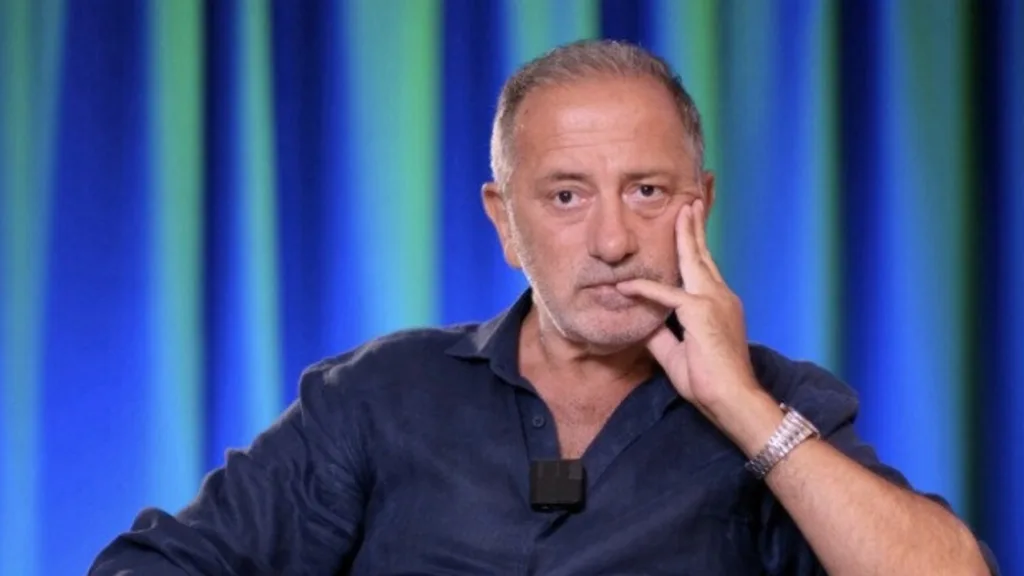 Fatih Altaylı Teşvikiye'deki evinden gözaltına alındı. Gözaltı nedeni açıklanmazken, Oktay Saral’dan dikkat çeken bir mesaj geldi.