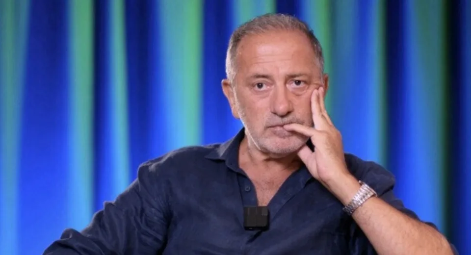 Fatih Altaylı Teşvikiye'deki evinden gözaltına alındı. Gözaltı nedeni açıklanmazken, Oktay Saral’dan dikkat çeken bir mesaj geldi.