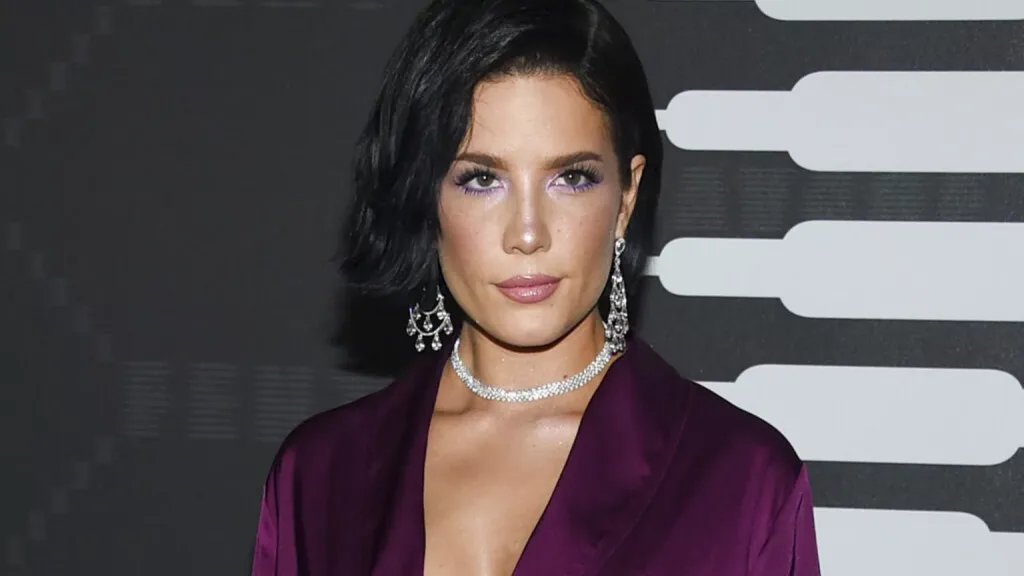 Halsey'den Türk Hayranlarına Duygusal Mesaj: “Türkiye, Kalbimin Parçası”