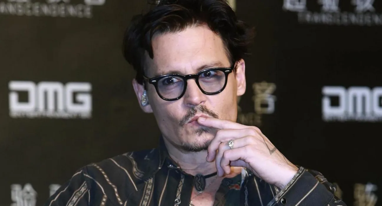 Johnny Depp’ten Amber Heard İtirafı: “Ben Bir Aptalım”