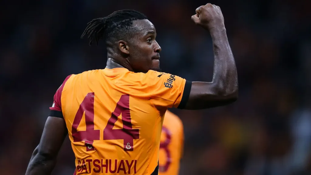 Michy Batshuayi'nin Sürpriz Tarzı Gündem Oldu: Eşarp Detayı Merak Uyandırdı