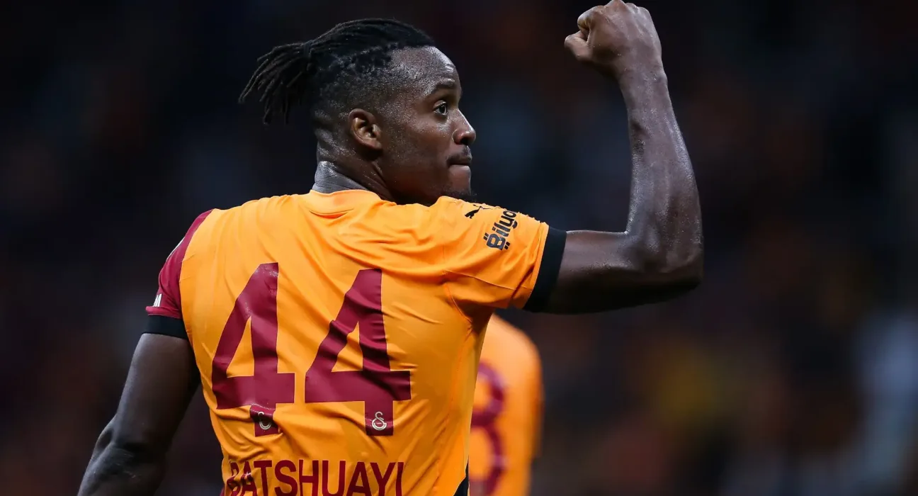 Michy Batshuayi'nin Sürpriz Tarzı Gündem Oldu: Eşarp Detayı Merak Uyandırdı