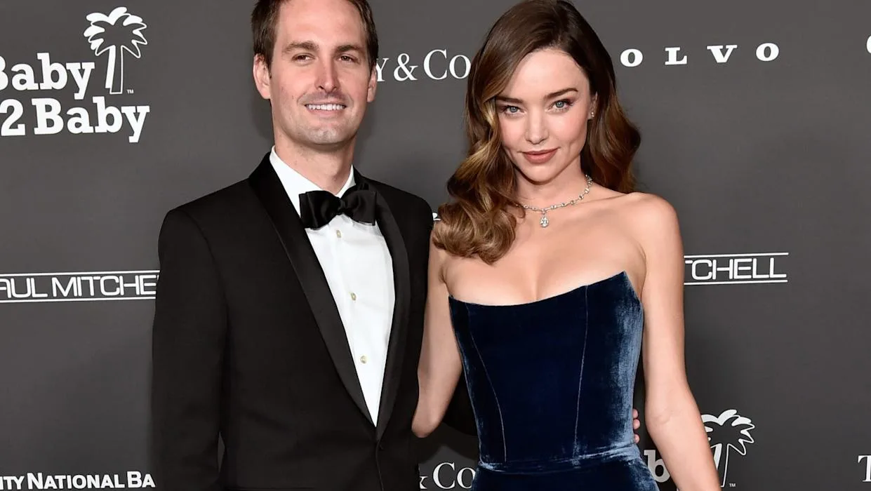 Miranda Kerr ve Evan Spiegel’den Japonya’da Aşk Dolu Meditasyon Tatili