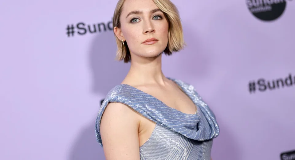 Saoirse Ronan İlk Çocuğuna Hamile: Hollywood’un Parlayan Yıldızı Anne Olmaya Hazırlanıyor