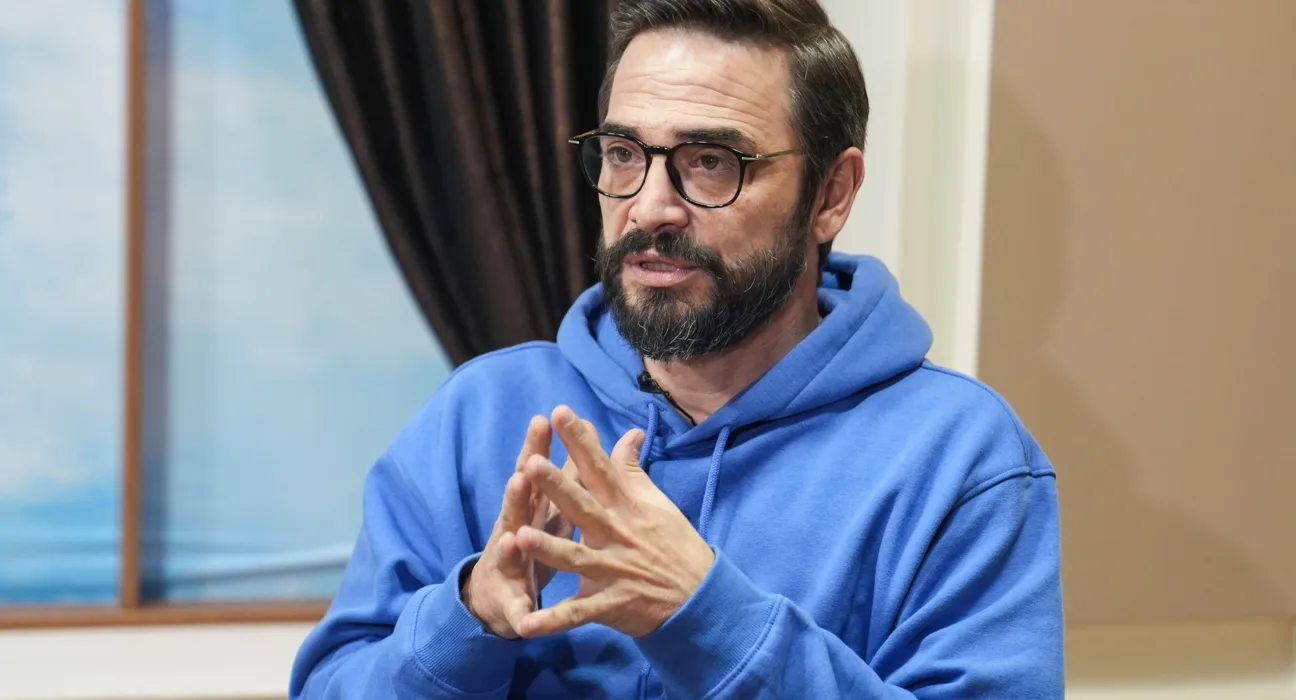 Ahmet Kural’a İtalya’dan Uluslararası Onur: En İyi Erkek Oyuncu Ödülü!Ahmet Kural’a İtalya’dan Uluslararası Onur: En İyi Erkek Oyuncu Ödülü!