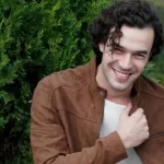 Kerem Bürsin’den Yeni Proje Sürprizi: “Çarpıntı” Dizisiyle Ekranlara Dönüyor!