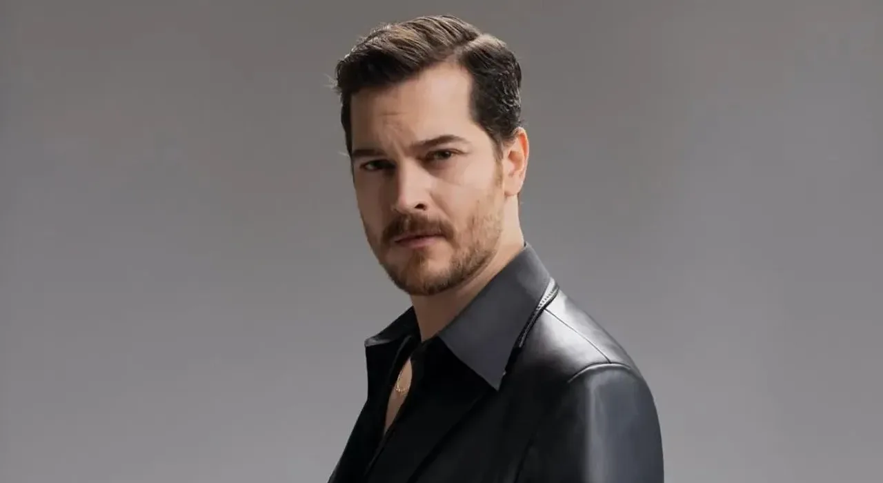 Çağatay Ulusoy “Uykucu Adam” Filminde Ajan Ferman Rolüyle GeliyorÇağatay Ulusoy “Uykucu Adam” Filminde Ajan Ferman Rolüyle Geliyor
