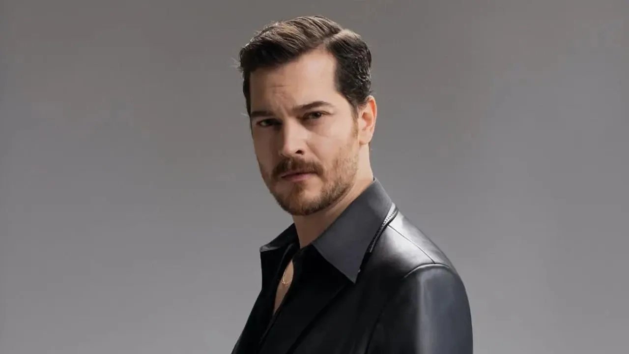 Çağatay Ulusoy “Uykucu Adam” Filminde Ajan Ferman Rolüyle GeliyorÇağatay Ulusoy “Uykucu Adam” Filminde Ajan Ferman Rolüyle Geliyor