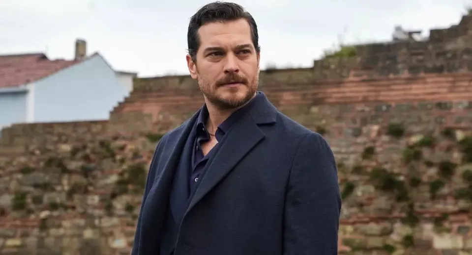 Çağatay Ulusoy’dan Radikal İmaj Değişikliği! Sakalsız Hali Olay Yarattı