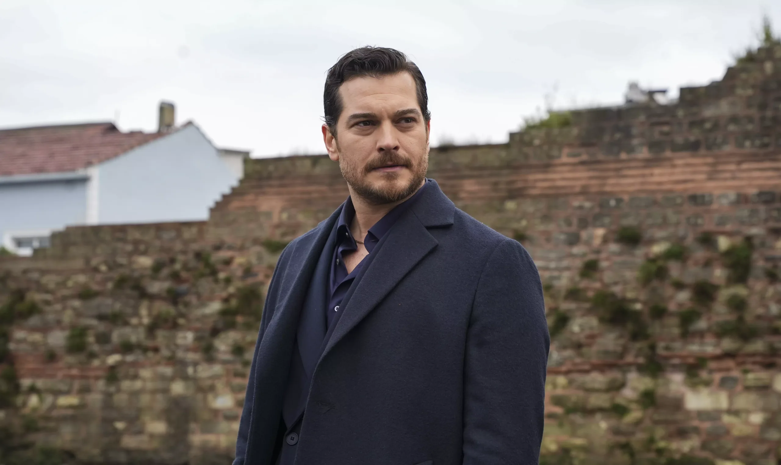 Çağatay Ulusoy’un Yeni İmajı Sosyal Medyayı İkiye Böldü!