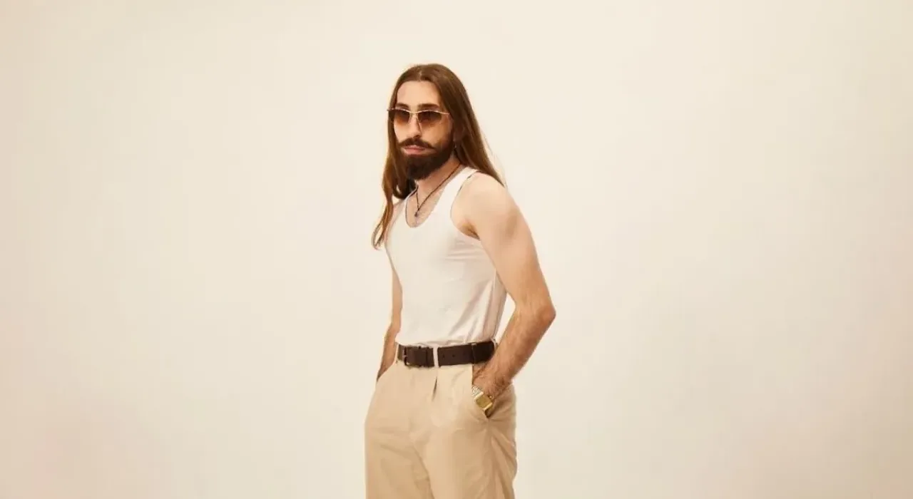 Emre Fel Harbiye Sahnesinde Gözyaşlarına Boğuldu