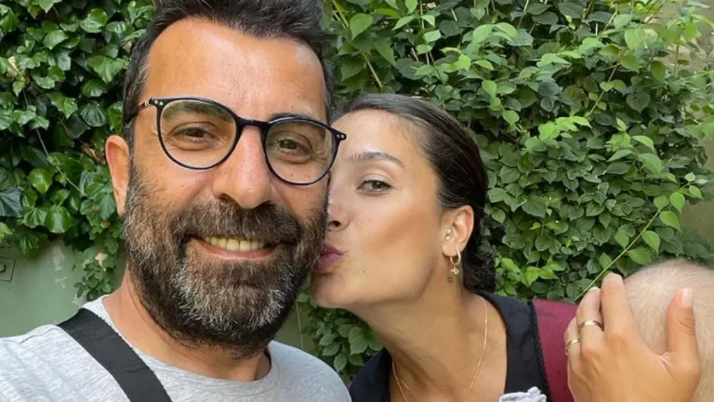 Emre ve Gizem Karayel’den Hem Sinema Sürprizi Hem Bebek Müjdesi