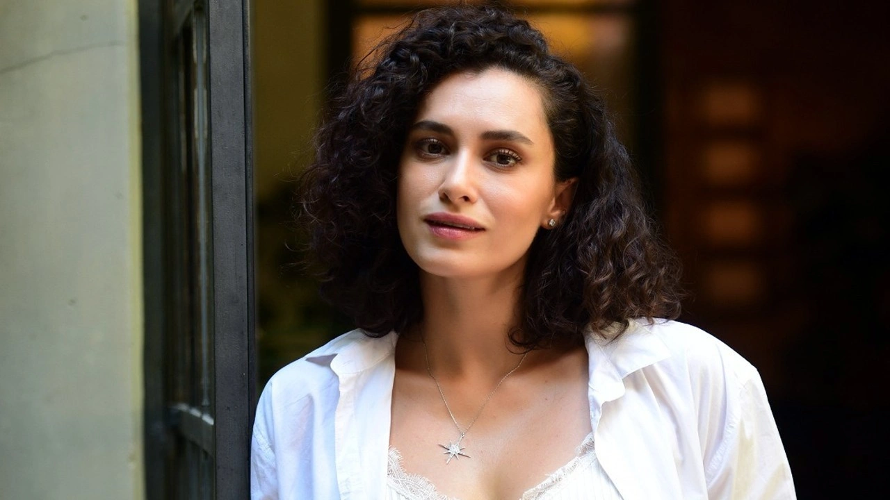 Hande Doğandemir “Kıskanmak” Dizisiyle Ekranlara Geri Dönüyor