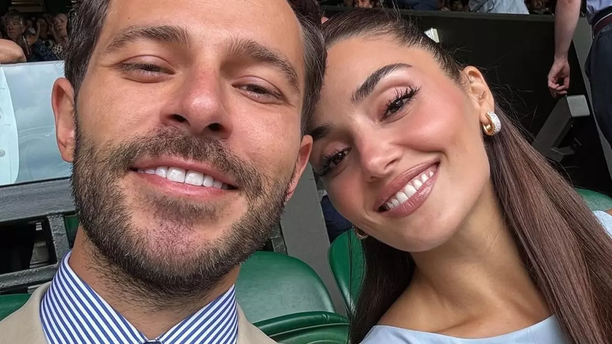 Hande Erçel ve Hakan Sabancı Lüks Tatil Rotasını Yunan Adaları’na Taşıdı