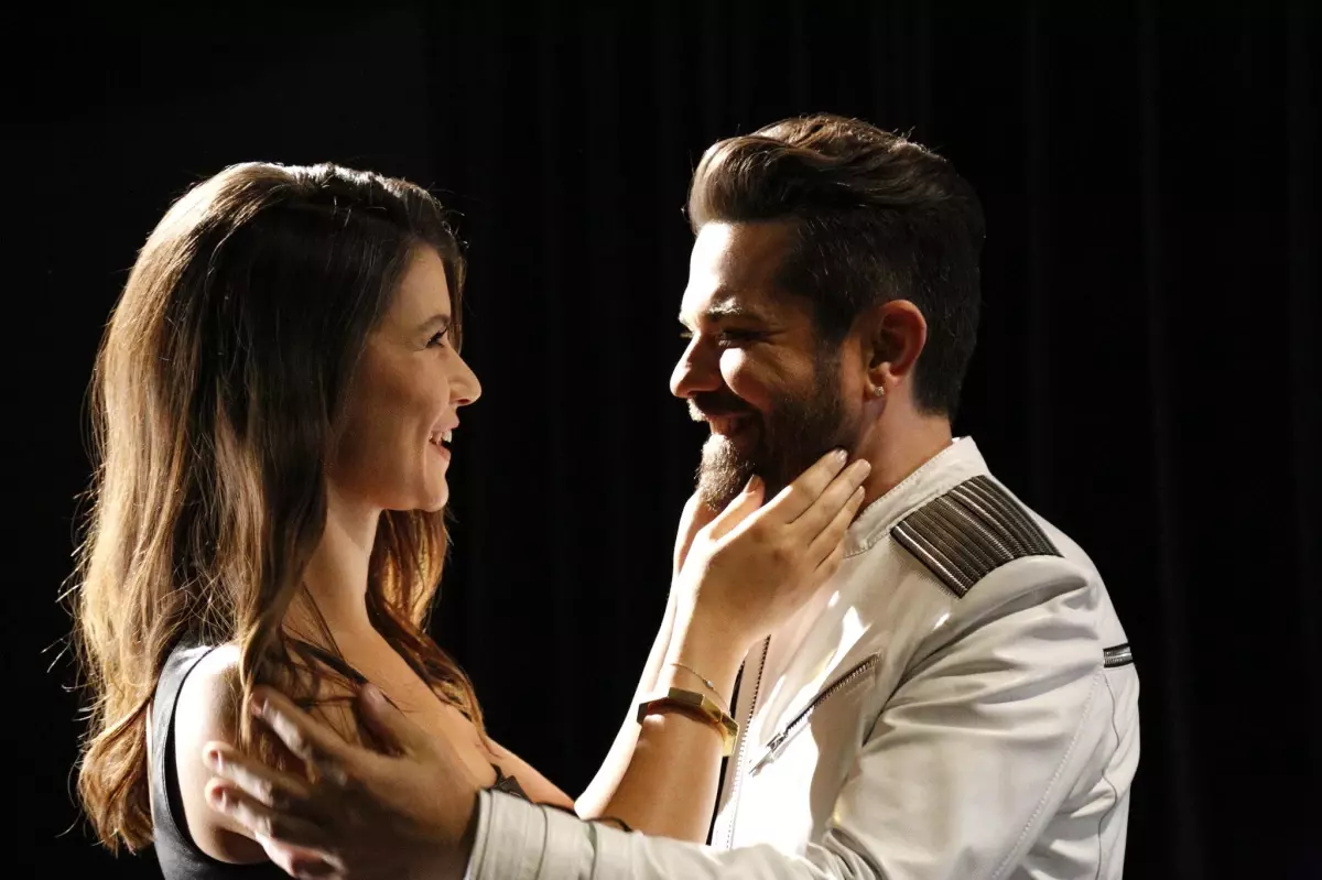 Kenan Doğulu ve Beren Saat, Bodrum’da Tatilin Yıldızları Oldu!