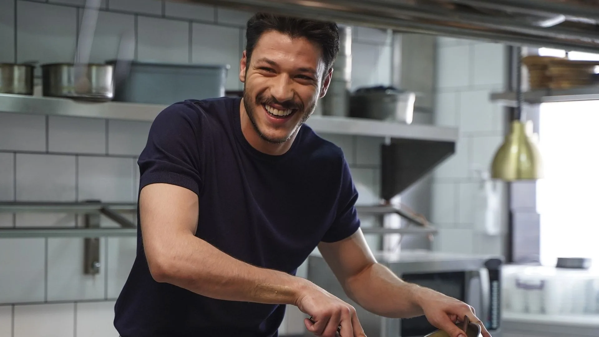Kubilay Aka Mutfakta Fırtına Gibi Esti: “Köfteci Kubi” Sahalara Geri Döndü!