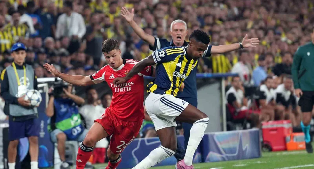 Benfica-Fenerbahçe Maçı Dünya Basınında Ses Getirdi! İşte Atılan Manşetler
