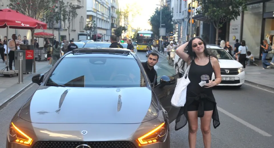 Cemre Baysel Milyonluk Aracıyla Nişantaşı’nda Gündem Oldu