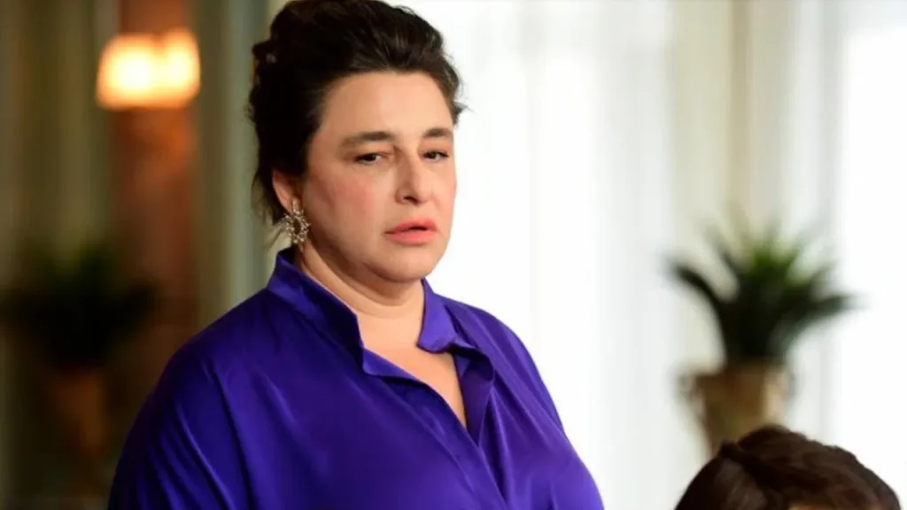 Esra Dermancıoğlu: "Türkiye’de Sanatçıların Arasına Giremiyorum"