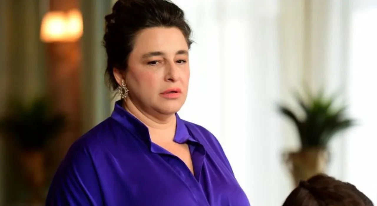Esra Dermancıoğlu: "Türkiye’de Sanatçıların Arasına Giremiyorum"