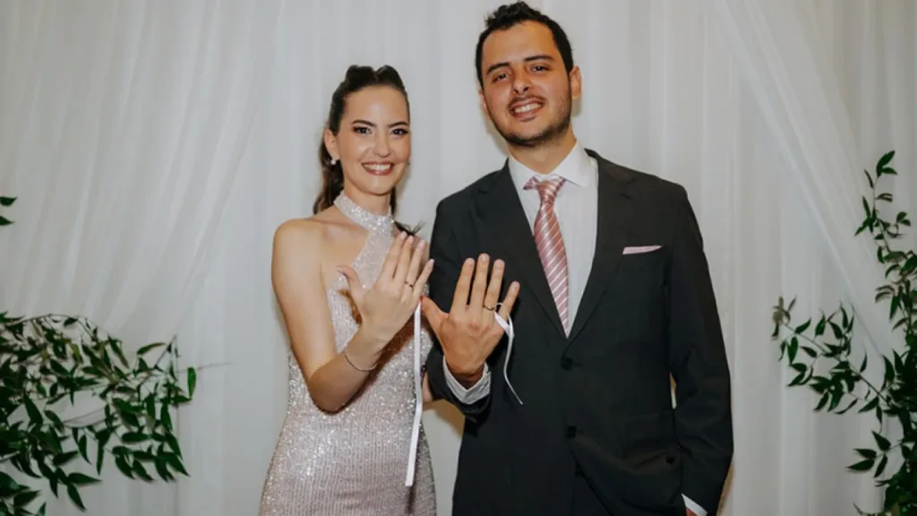 Ezgi Şenler Düğün Öncesi Unutulmaz Bir Parti Düzenledi