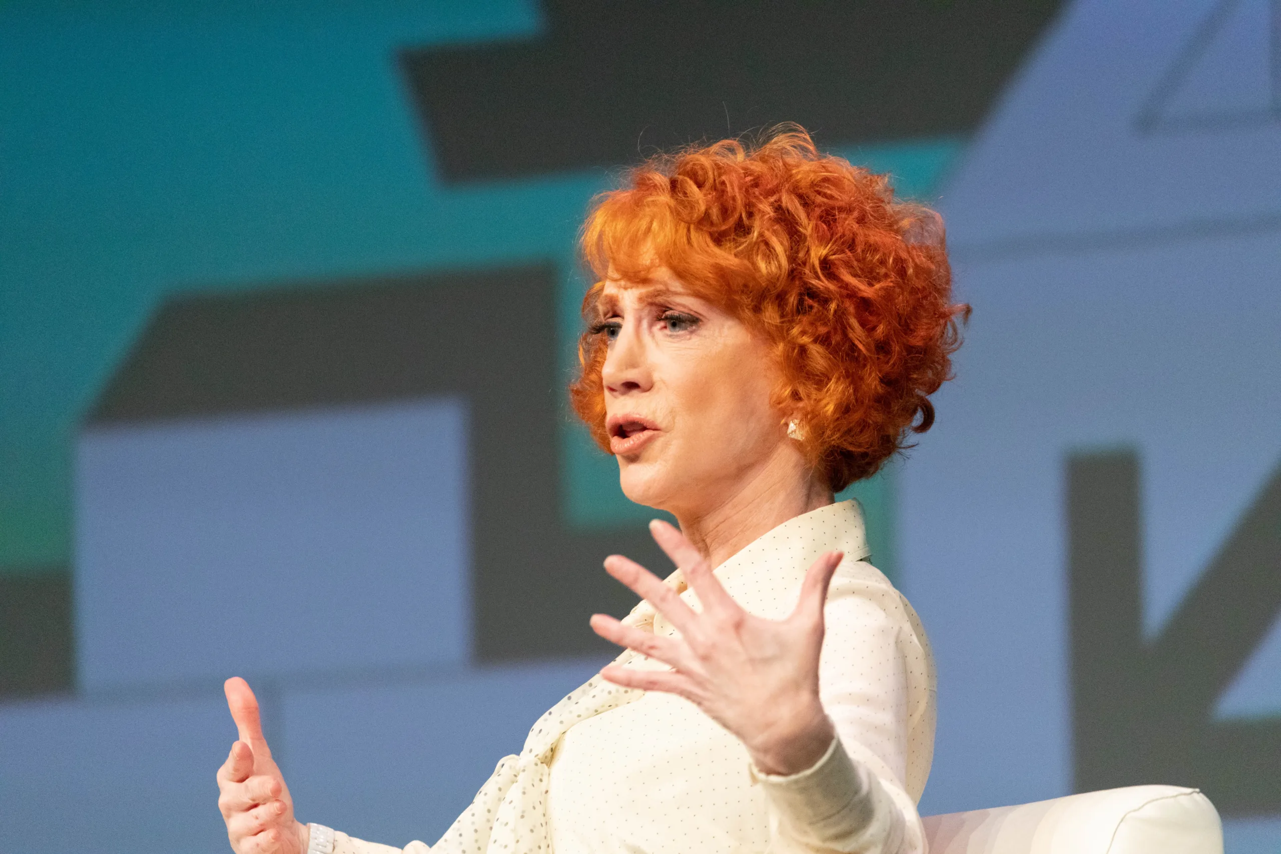 Kathy Griffin Üçüncü Yüz Gerdirme Ameliyatını Açıkladı: Acı Doluydu!