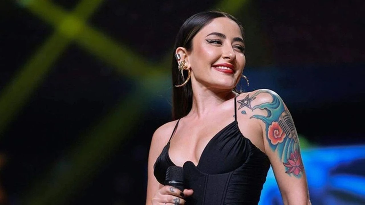 Melek Mosso’dan Şaşırtıcı İmaj Değişikliği! Yeni Tarzıyla Gündemde