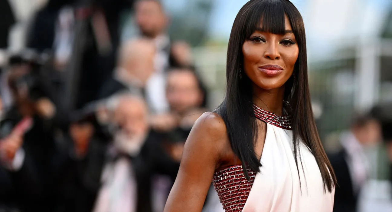 Naomi Campbell Ibiza Tatilinde Güzelliğiyle Büyüledi