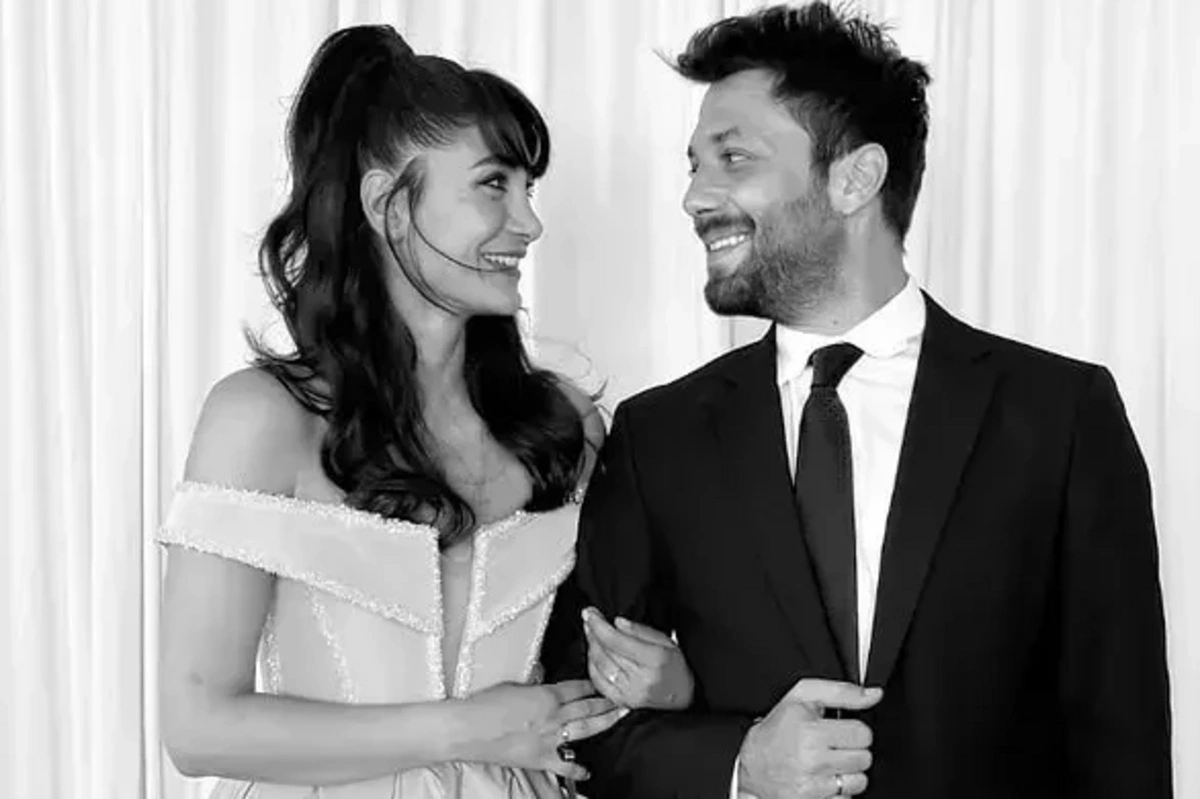 Sitare Akbaş ve Cengiz Orhonlu’nun Sürpriz Aşkı Nikah Masasında Taçlandı