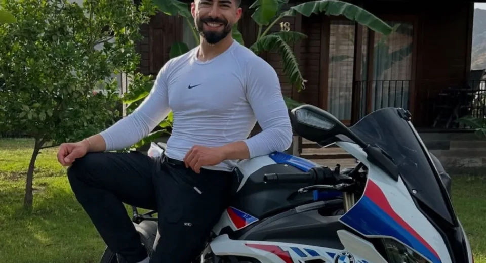 Sosyal Medya Fenomeni Deniz Servan Narin, Motosiklet Kazasında Hayatını Kaybetti